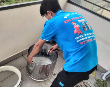 Vệ Sinh Máy Giặt Tại Nhà Ở Thủ Đức – Sạch Sâu, Khử Mùi, Giá Tốt, Tận Tâm